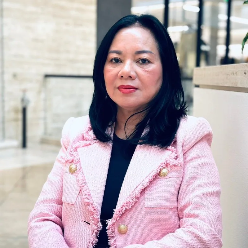 Chị Hoa